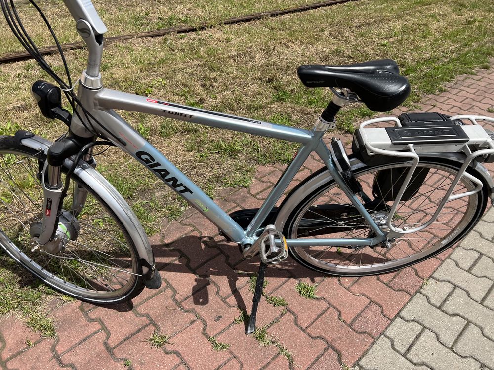 Męski rower elektryczny GIANT TWIST 36v Nexus ALU /A