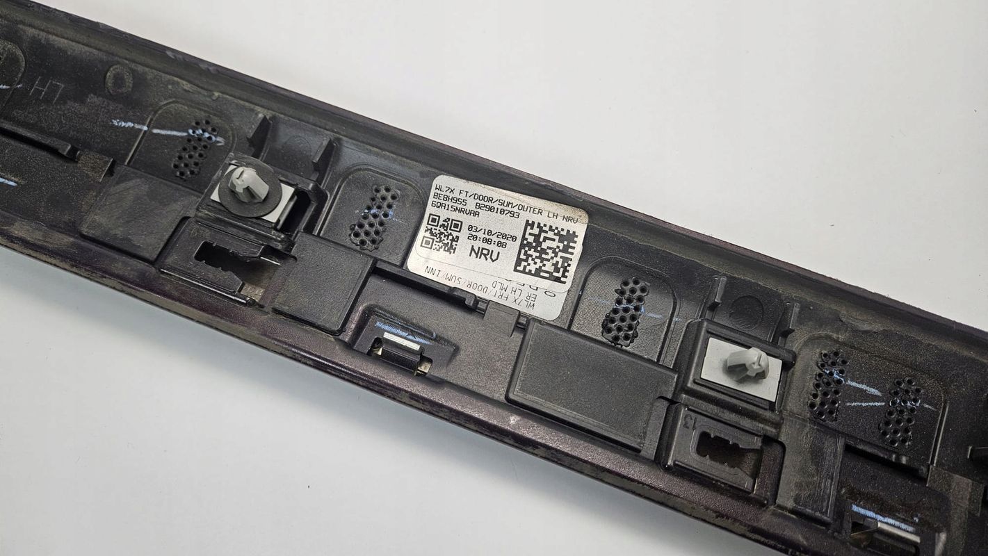 Listwa drzwi lewy przód Jeep Grand Cherokee Summit Wl 2021+
