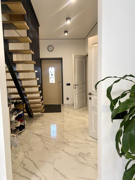 Продаж добротного будинку з ремонтом