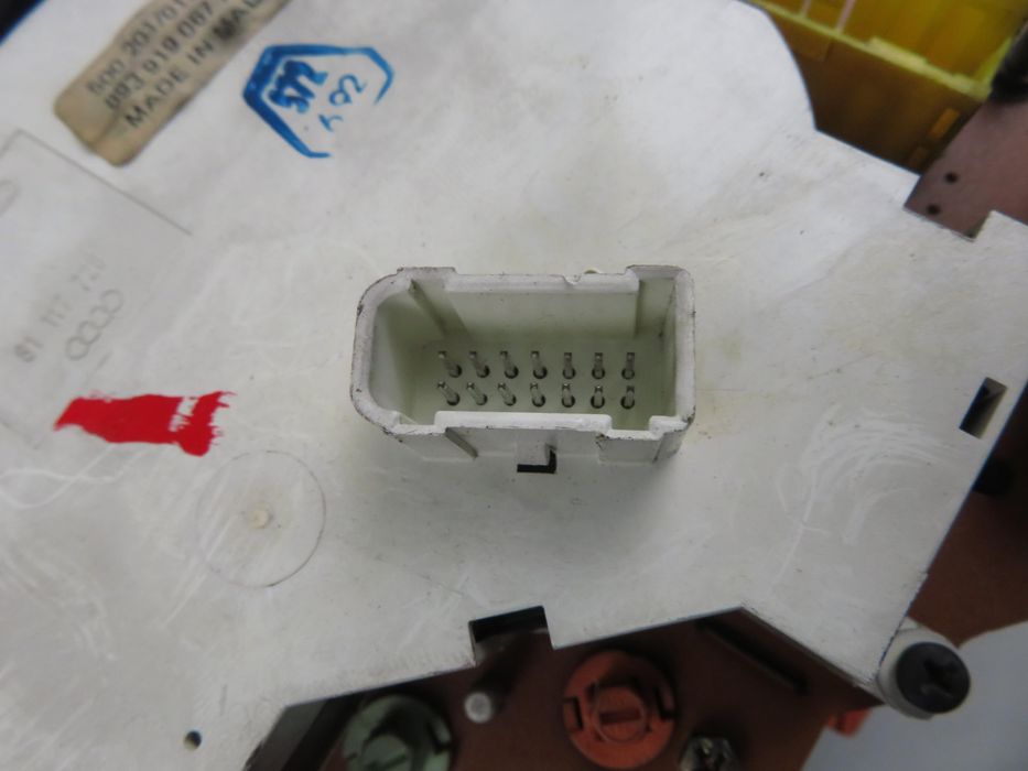 Licznik Audi 80 B4 1.9 Tdi - 1z