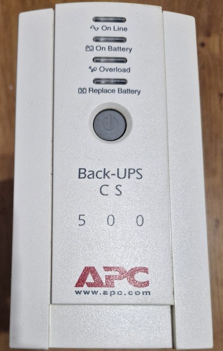 Бесперебойник APC Back-UPS CS 500