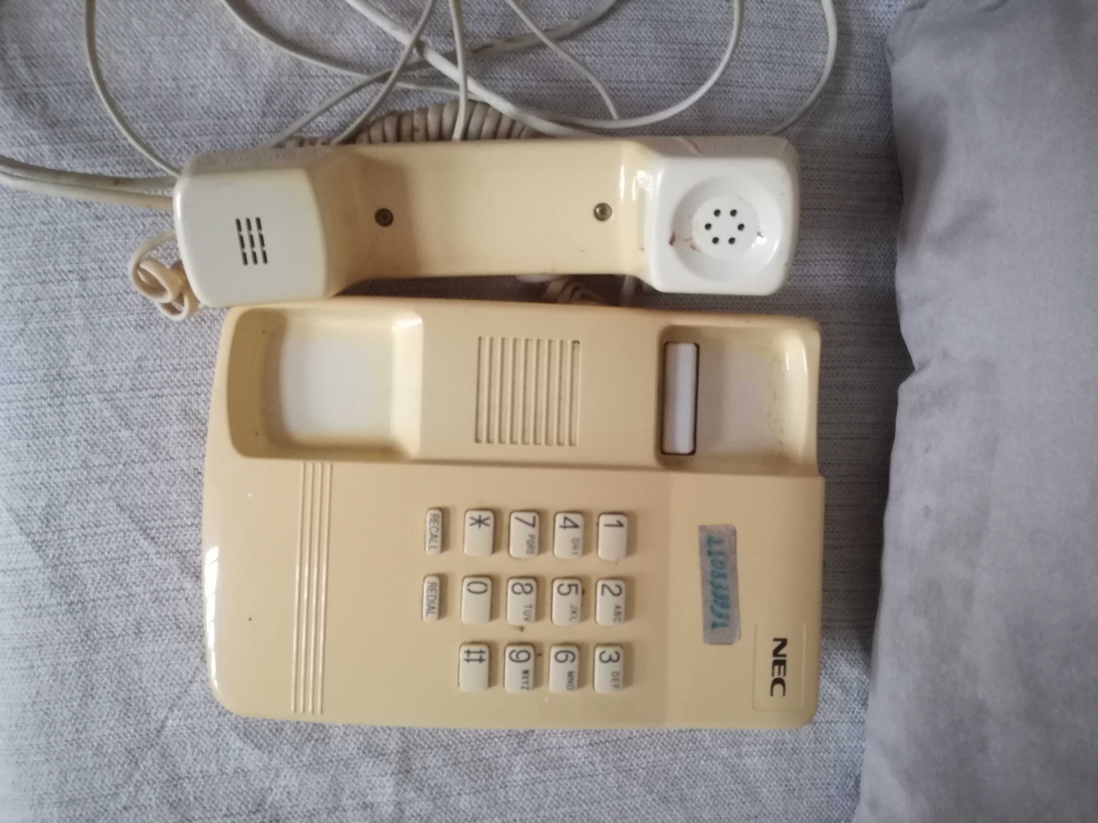 Telefone com fios NEC a funcionar