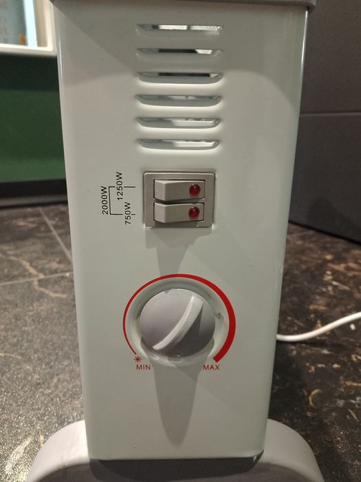 Grzejnik konwektorowy 750/1250/2000W
