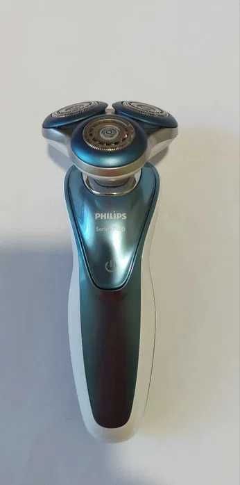 Електробритва "PHILIPS series 7000. Вживана 3-4 рази.