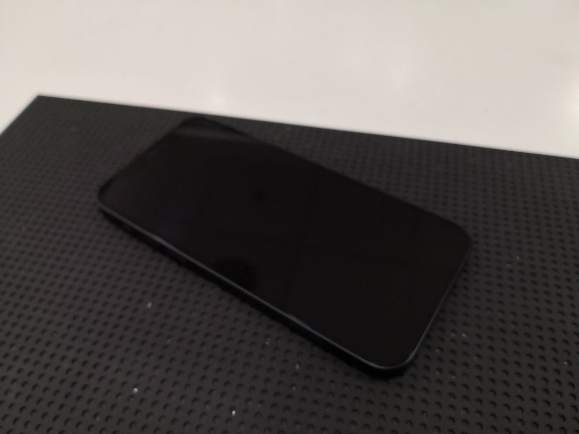 ZADBANY Telefon Apple Iphone 12 64GB Czarny / Black DZIERŻONIÓW