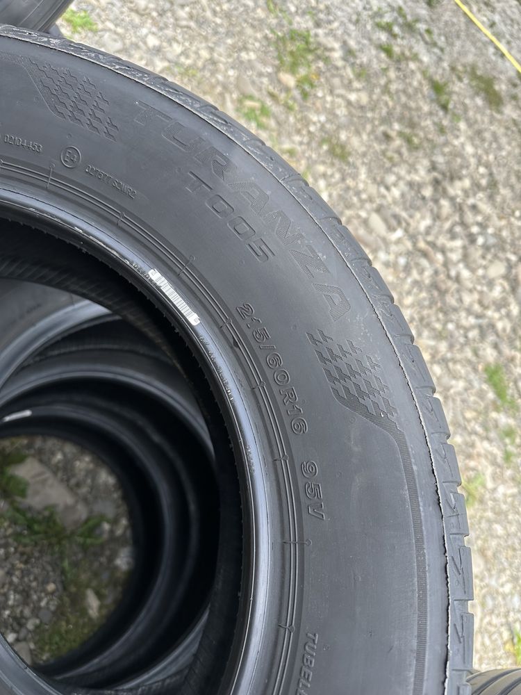 215/60/16 Bridgestone Turanza T005