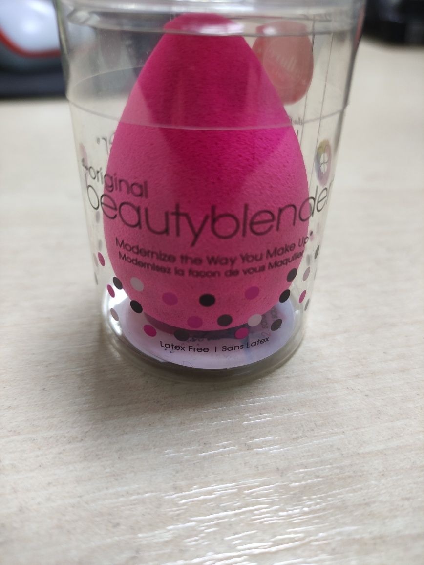 Спонж ля нанесения косметики Beauty blender