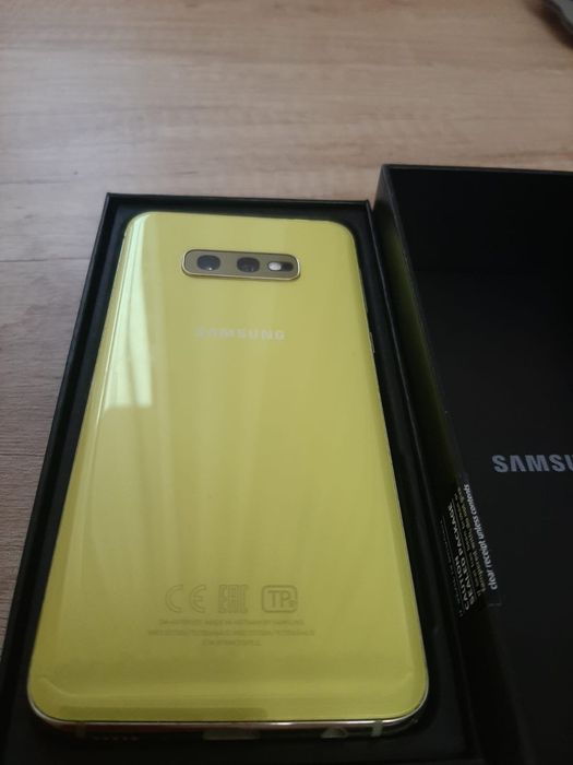 Продам Samsung s10e