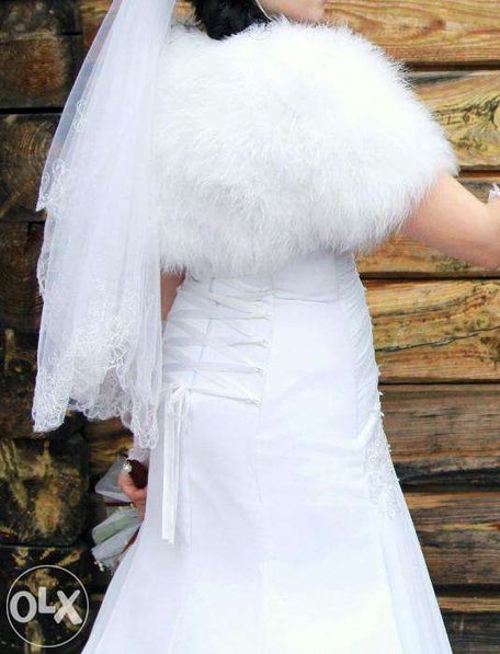 Свадебное платье и шубка