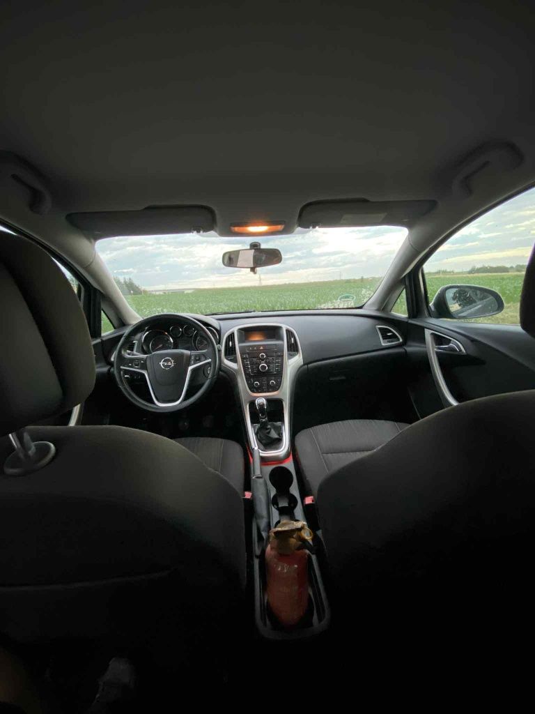 Sprzedam Opla Astra J