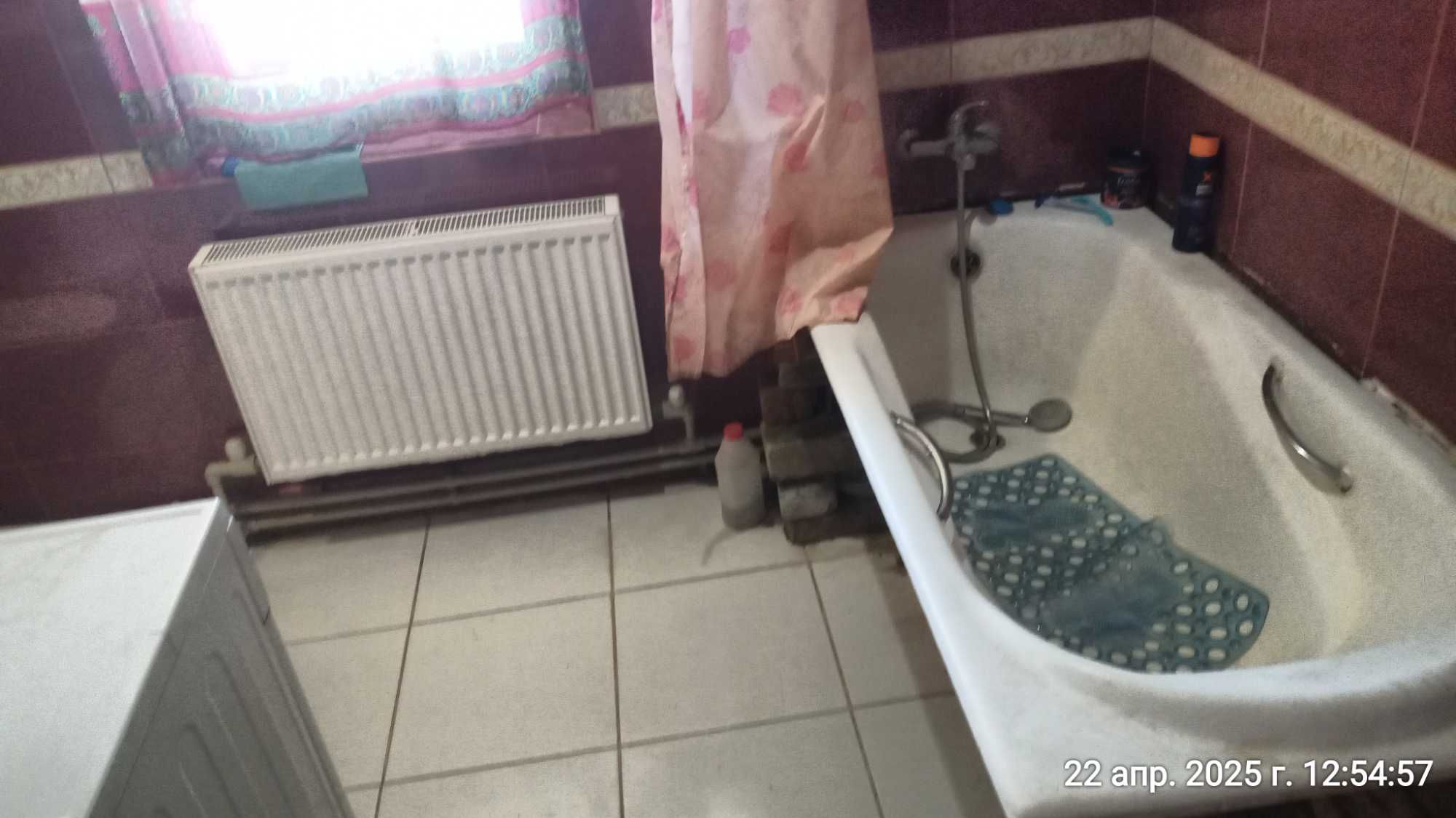 продам дом в ПГТ Высокий с удобствами и всем  продаю сам торг возможен