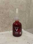 Vichy Liftactiv Specjalist B3 serum na przebarwienia i zmarszczki.