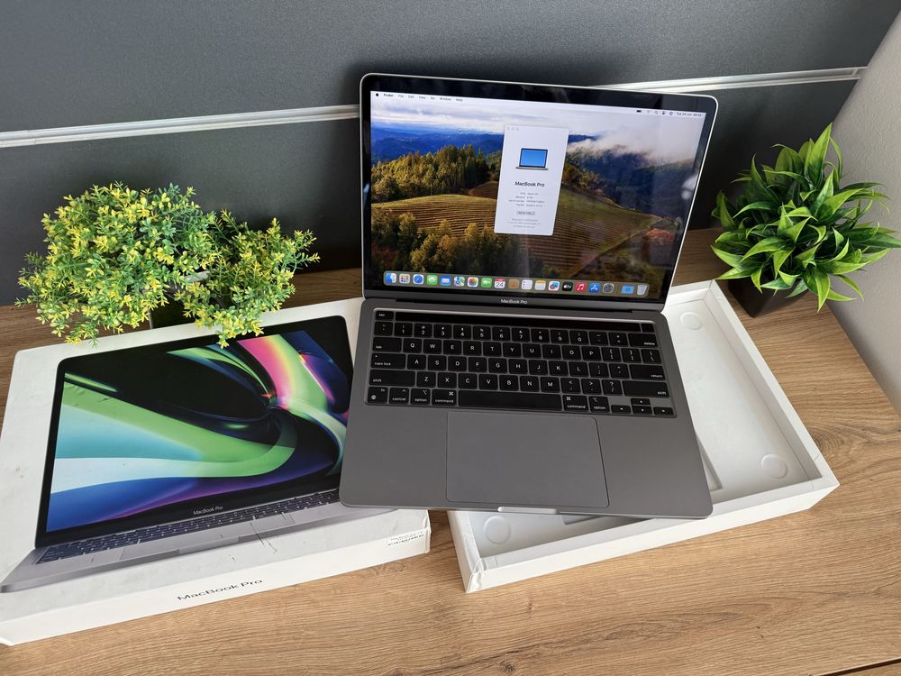 MacBook Pro  13"  M1 8/256 GB  Open BOX  !