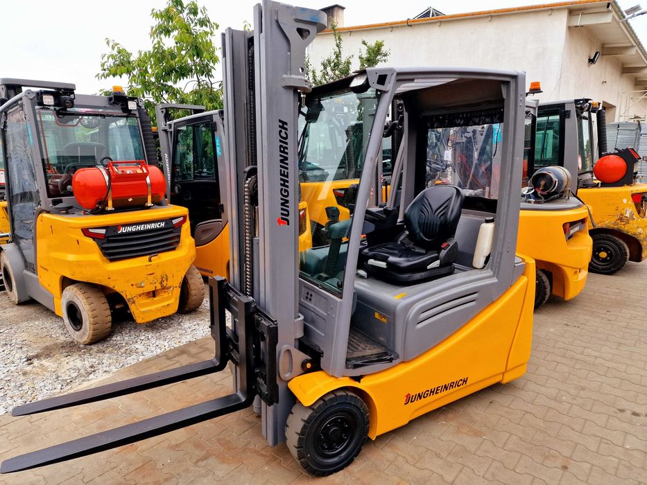 Jungheinrich EFG 215 Wózek paletowy widłowy Elektryczny Triplex 5m 1.5