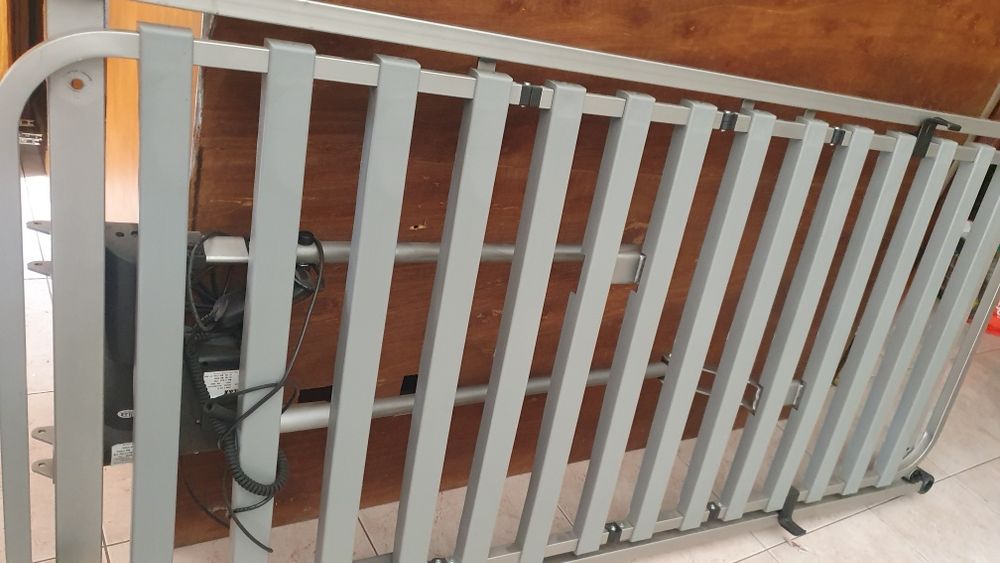 Cama articulada tipo  hospitalar eletrica