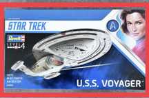Star Trek U.S.S. Voyager model do sklejania Revell 04992