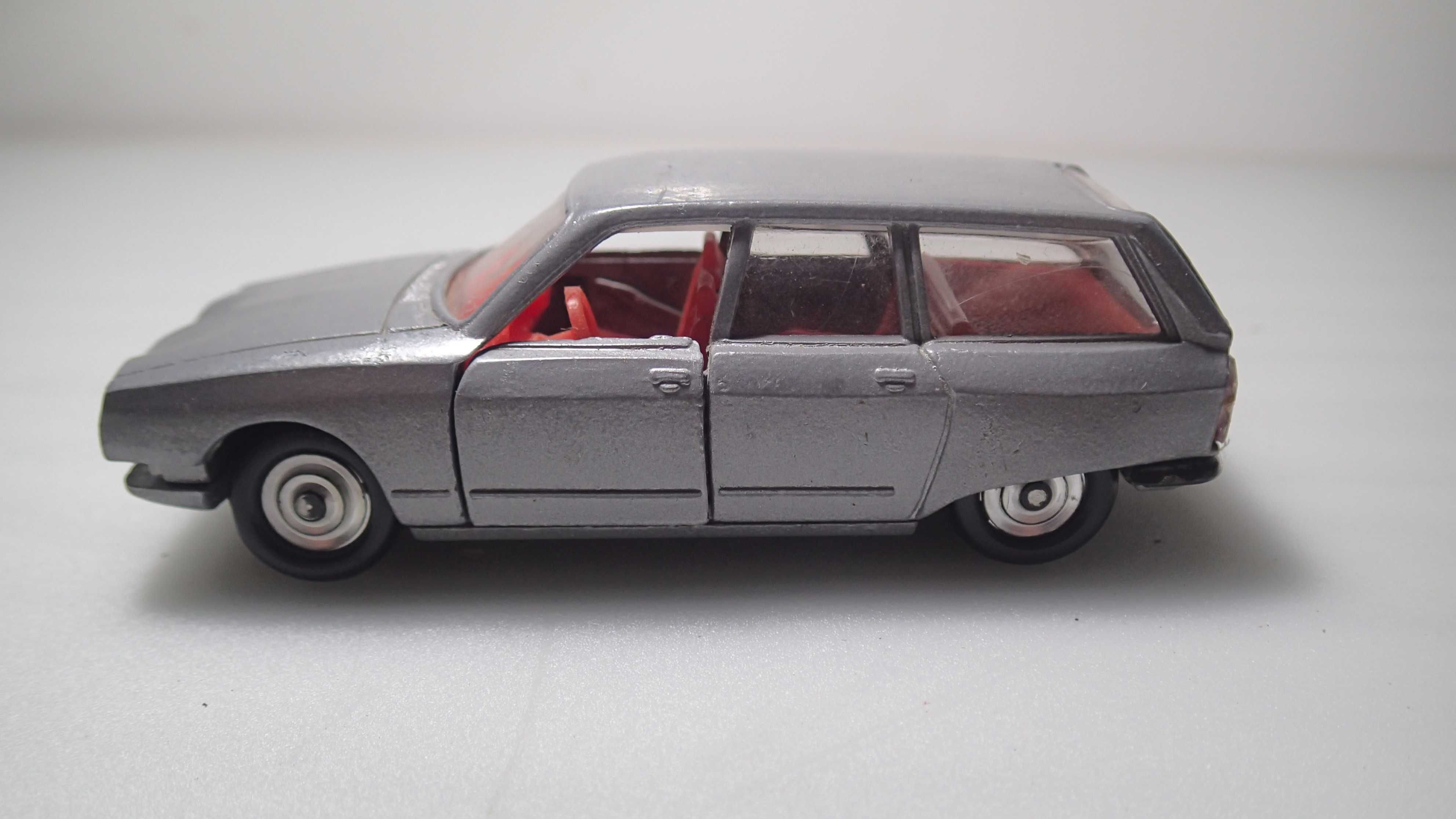 Miniaturas antigas de carros