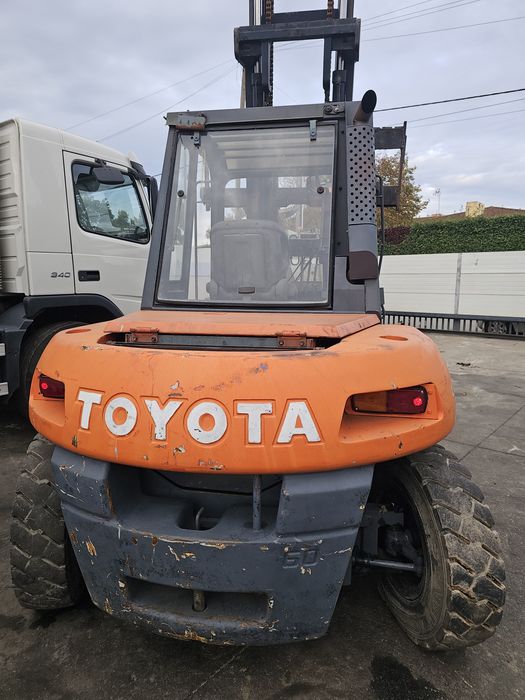 Empilhador 6 toneladas