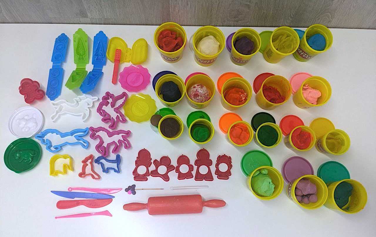 Набор деталей-прессов/формочек 28шт от Play Doh, пластилин 19 банок