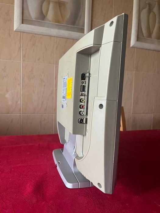 Televisao Grundig com comando