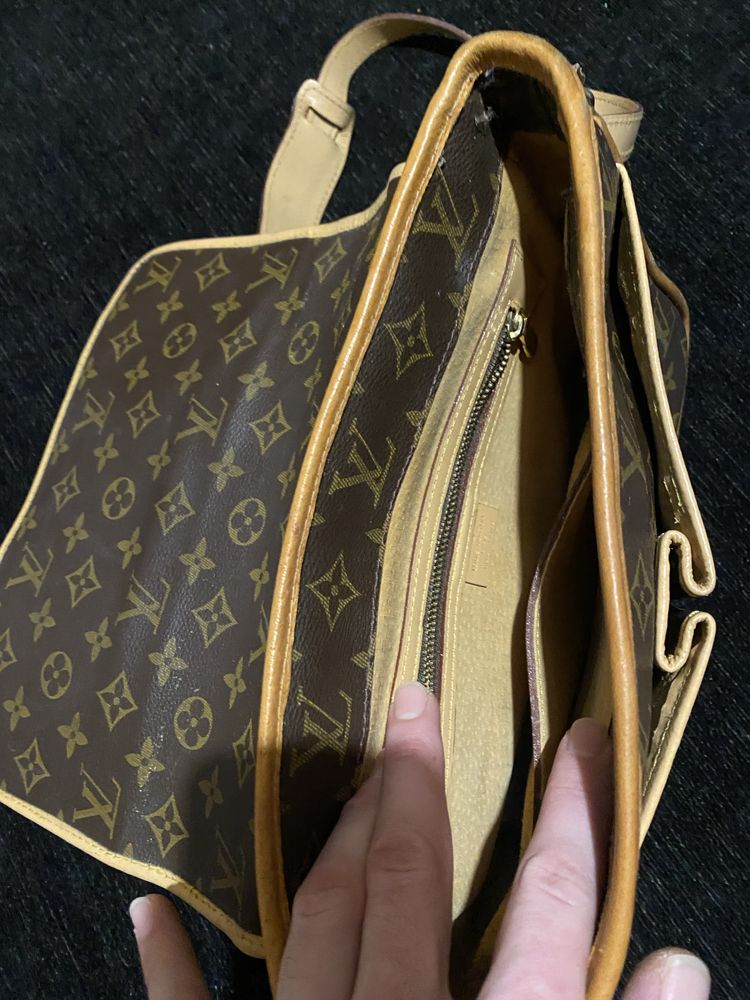 Louis Vuitton Monogram Messenger Bag