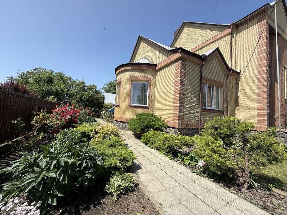 Будинок Слобода заходь та живи