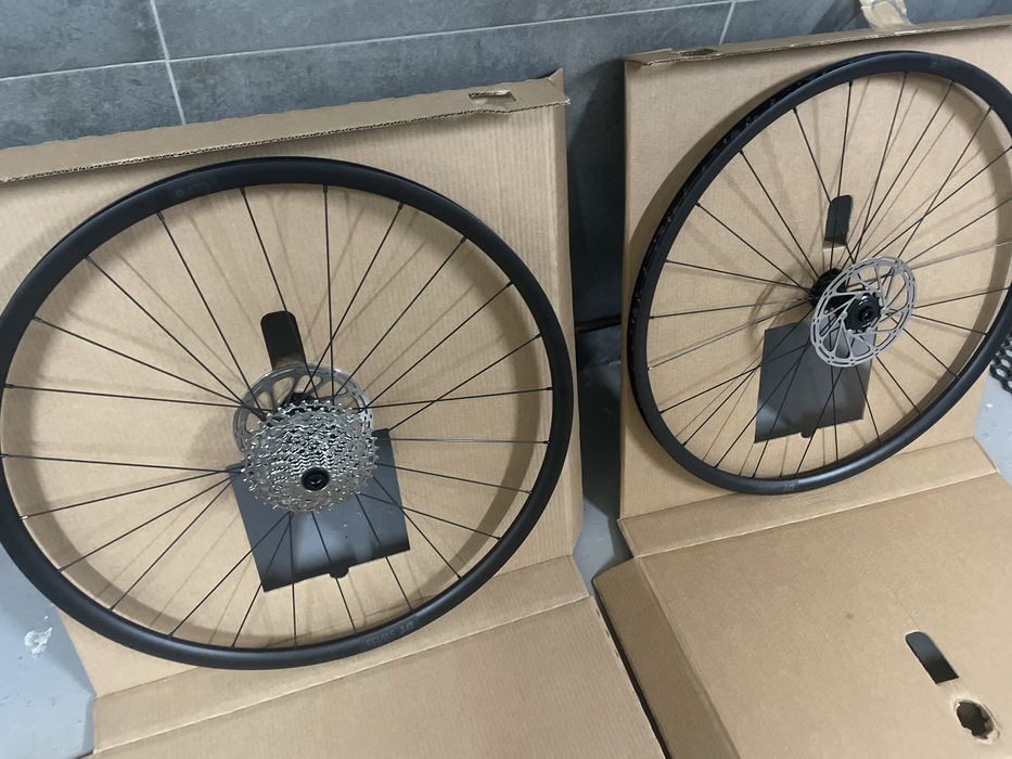 Rodas DT swiss estrada