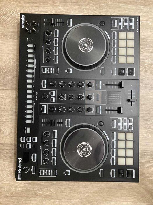 Roland DJ-505 Serato DJ