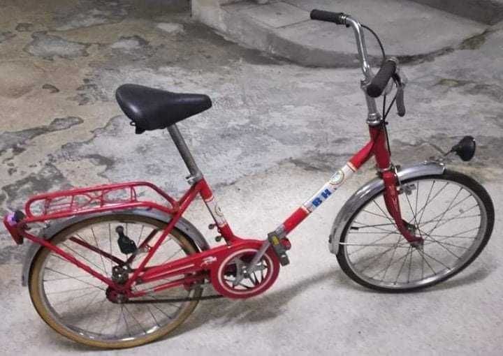Bicicleta Vermelha de dobrar em optimo estado.