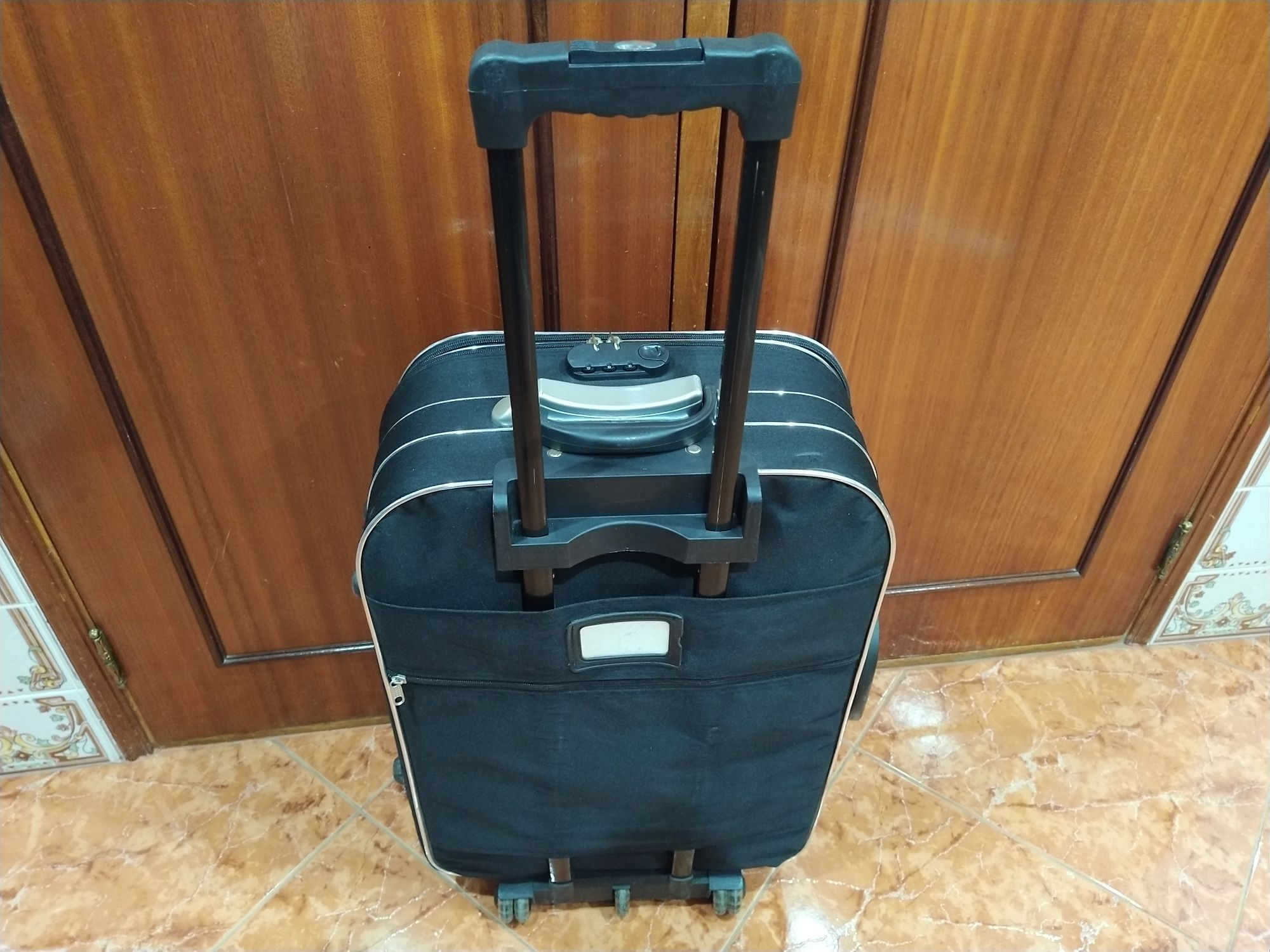 Mala malas de porão até 23 kg viagem casa quarto apartamento vivenda.