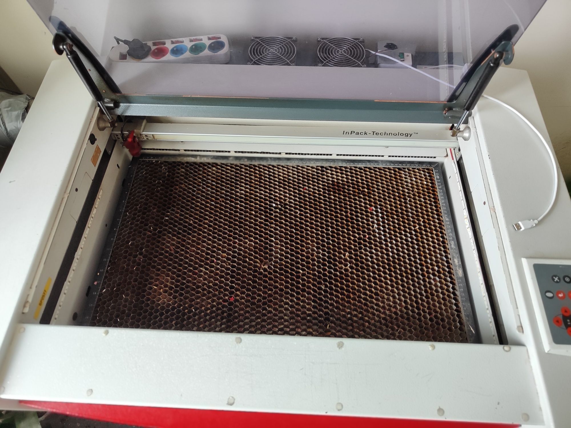 Laser Trotec Speedy 300 grawerka laserowa ploter laserowy