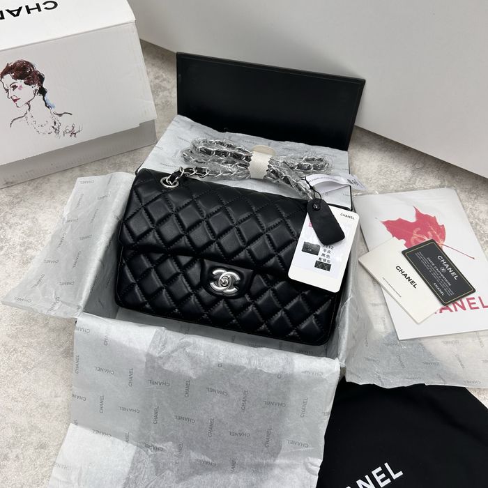 Сумочка в стилі Chanel