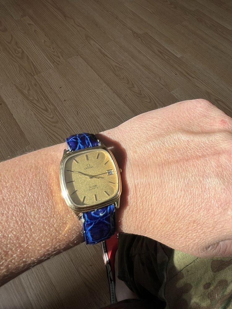 Omega de ville quarz