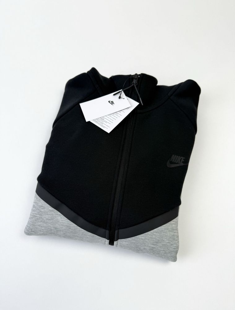 Оригінальне чоловіче Худі Nike Tech Fleece у сірому кольорі