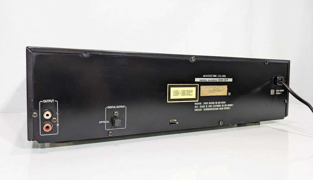 Програвач CD дисків Akai CD-37, ЦАП PCM67P/18 біт/збірка Японія