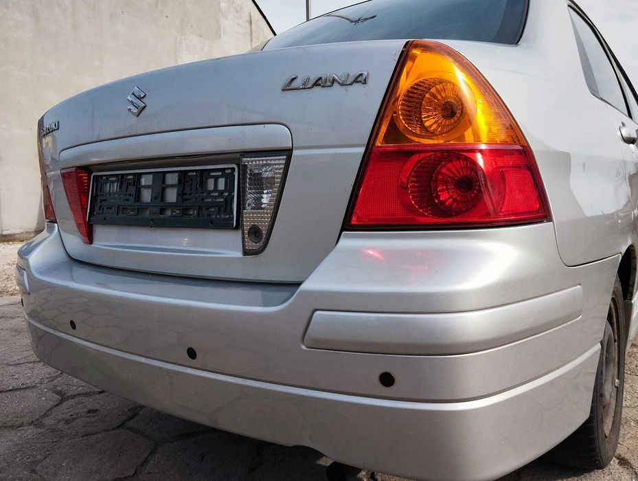 Suzuki Liana 1.6i 4D Sedan 2004r.Klapa bagażnika.