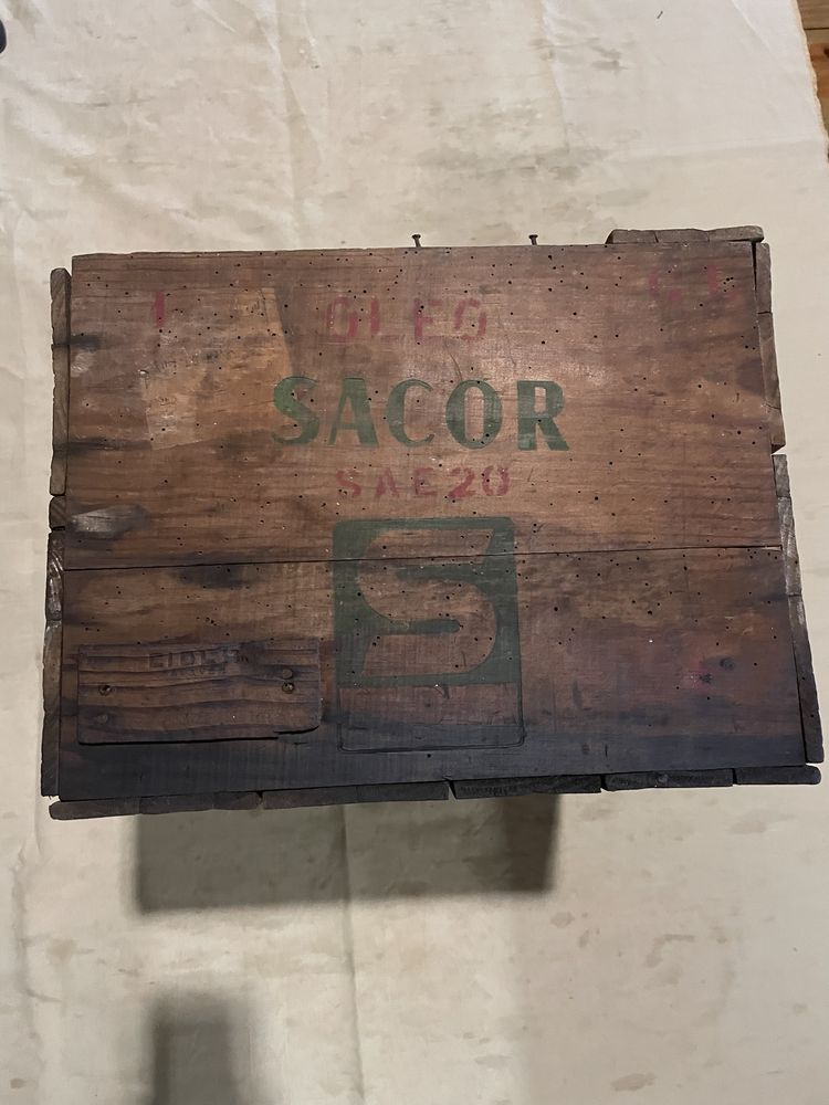 Caixa de madeira SACOR
