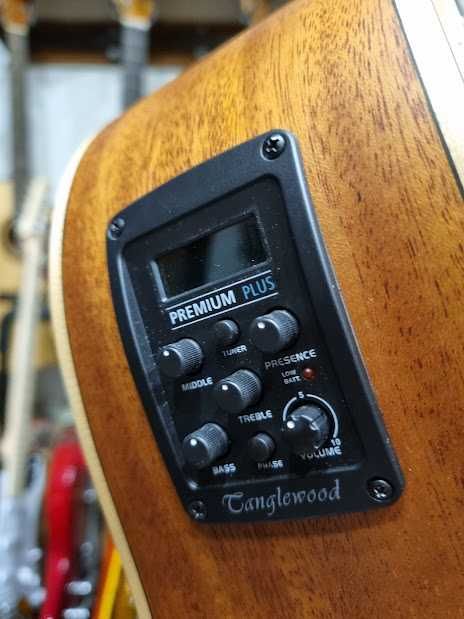 Tanglewood TW10E Solid Top gitara elektroakustyczna cedrowy top