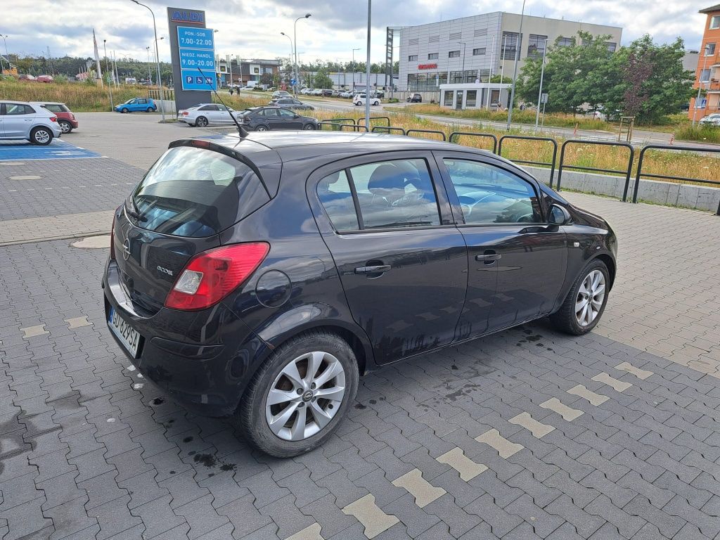 Sprzedam Opel Corsa D 1,3  2008
