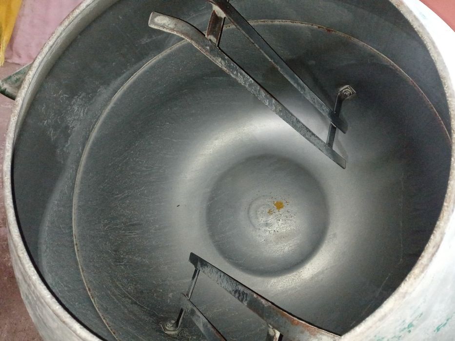 Бетонозмішувач  вектор брс 130л.