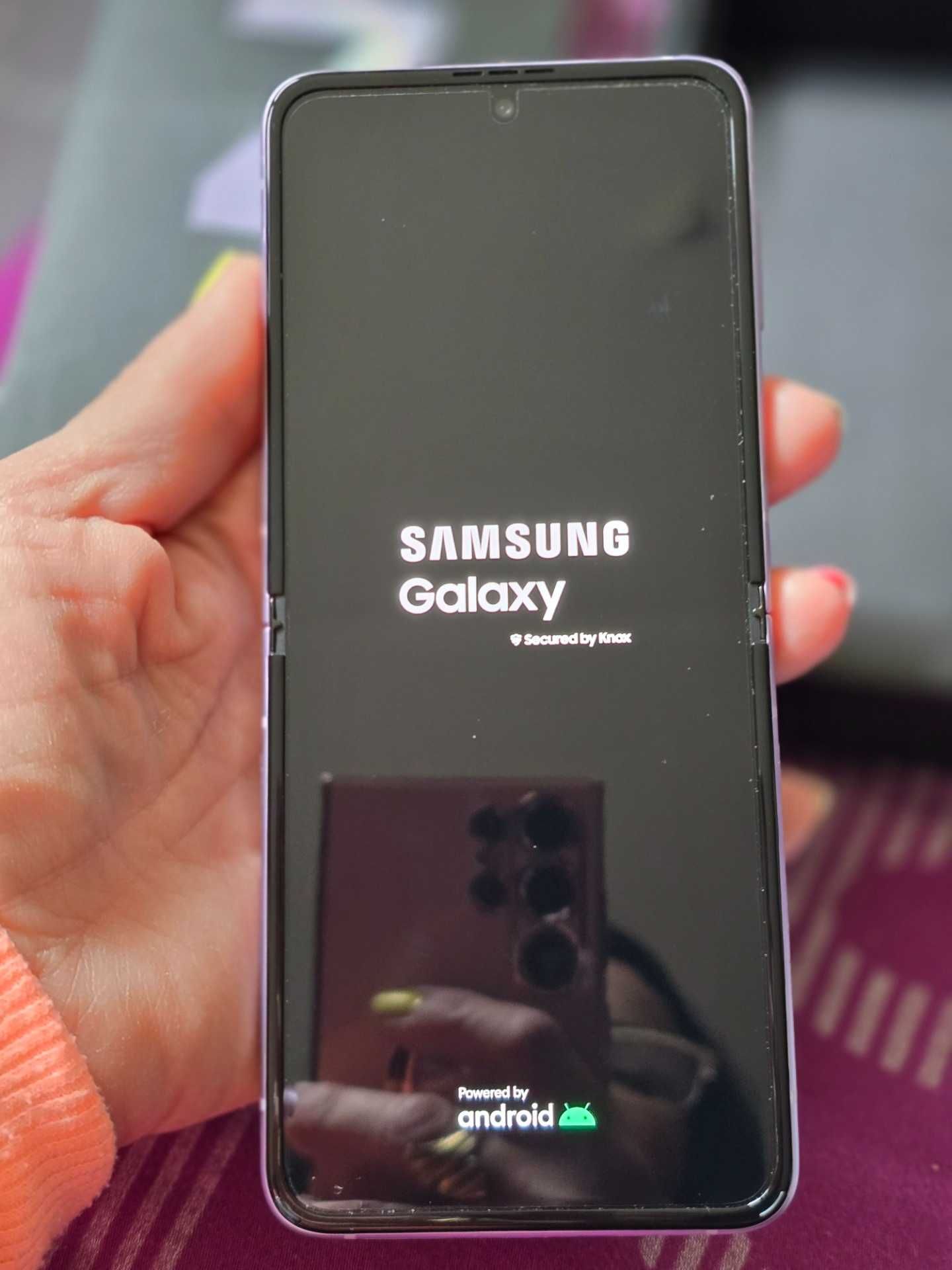 Smartfon Samsung Galaxy Z Flip 3.   8 GB / 128 GB 5G (LTE) fioletowy