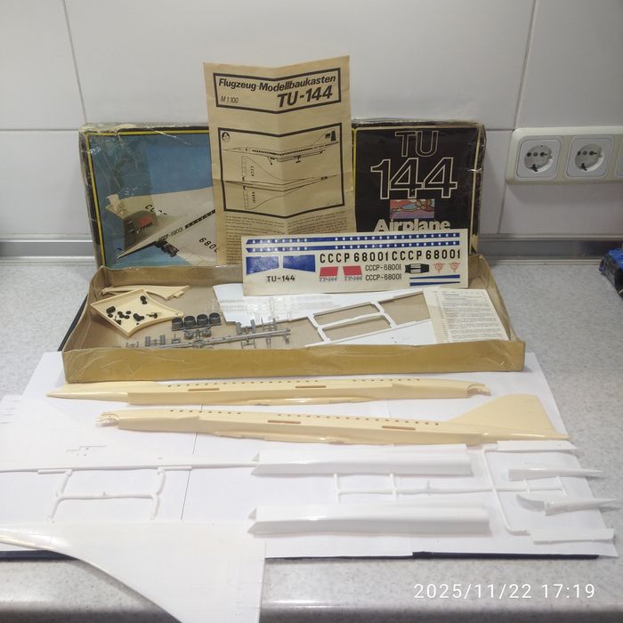 ТУ-144 збірна модель літака Plasticard 1/100 ГДРР