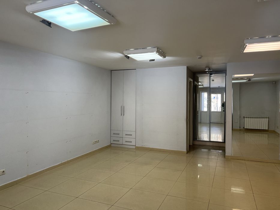 Оренда комерційного приміщення в центрі міста, пр.Волі.