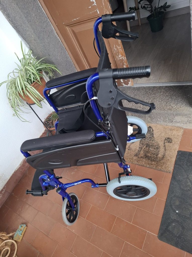 Cadeiras de Rodas para idoso Invacare (Pouco  uso)