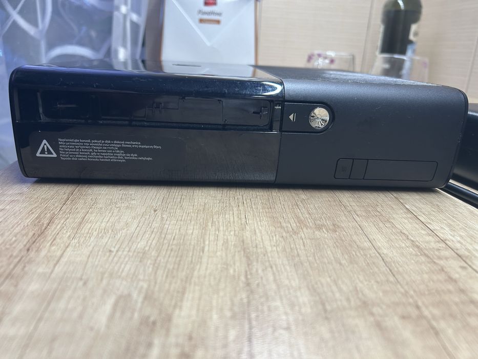 Xbox 360e 500гб консоль