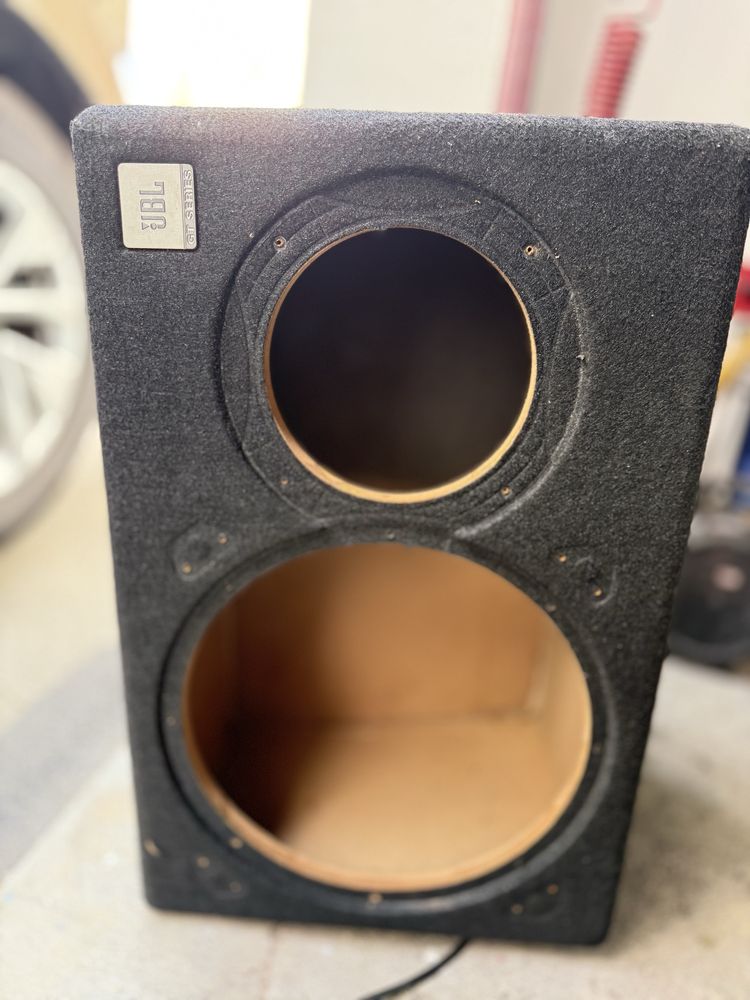 Caixa para sub woofer JBL