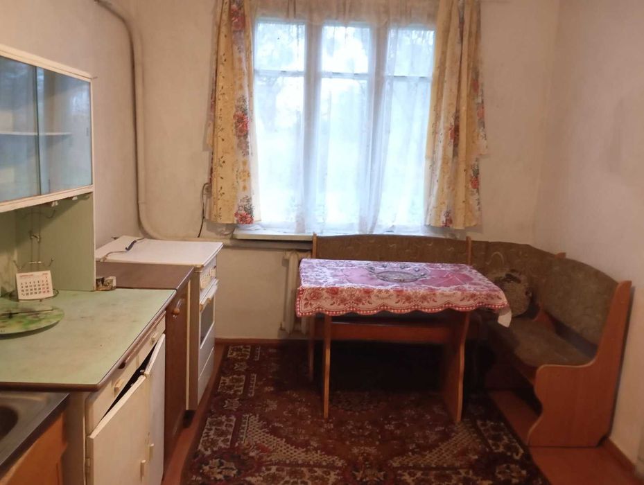 продам будинок з меблями   . 25 соток землі. Два котли на газ та дрова