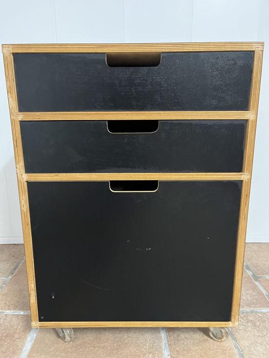 Movel de escritório com gaveta de arquivo