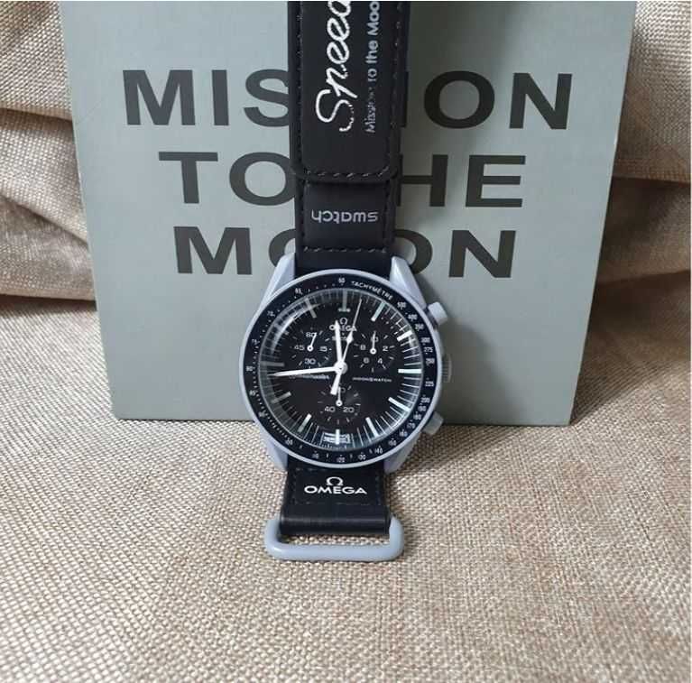 Swatch x Omega Bioceramic Moonswatch Mission to the Moon SO33M100
