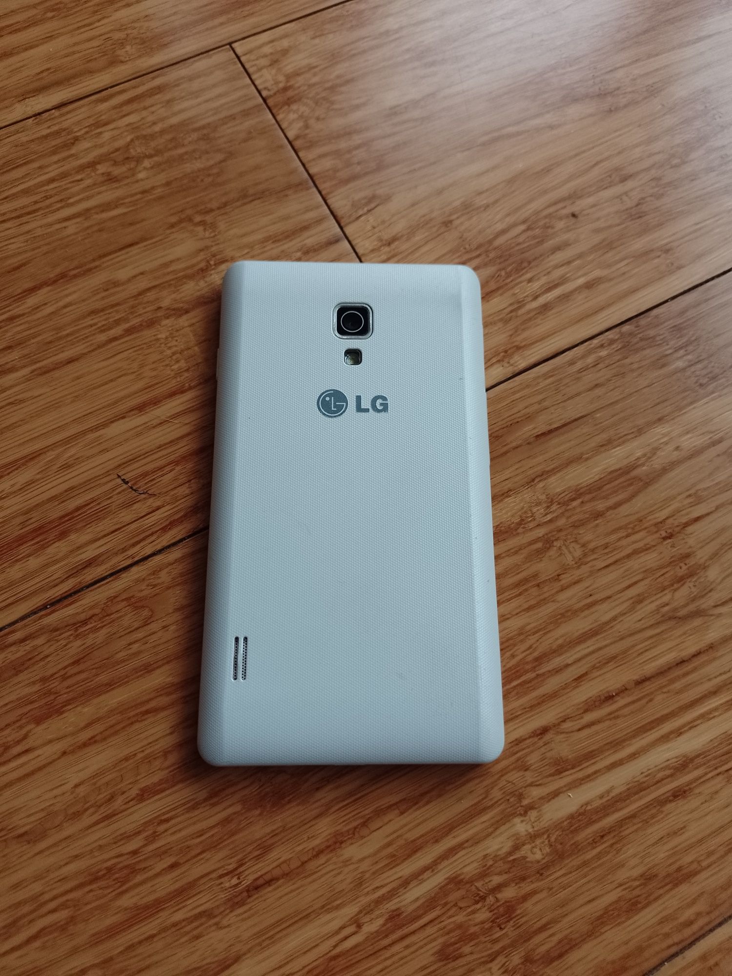 Smartfon LG P710